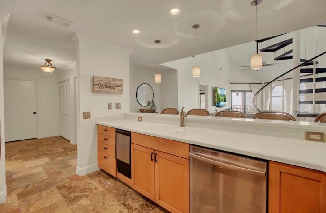 513 Seascape By Avantstay Oceanfront Home W Amazing Views Community Pool Access Isle of Palms Exterior foto